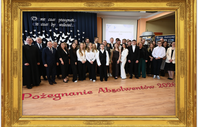 Uroczyste pożegnanie absolwentów w Zespole Szkół w Jeżowem
